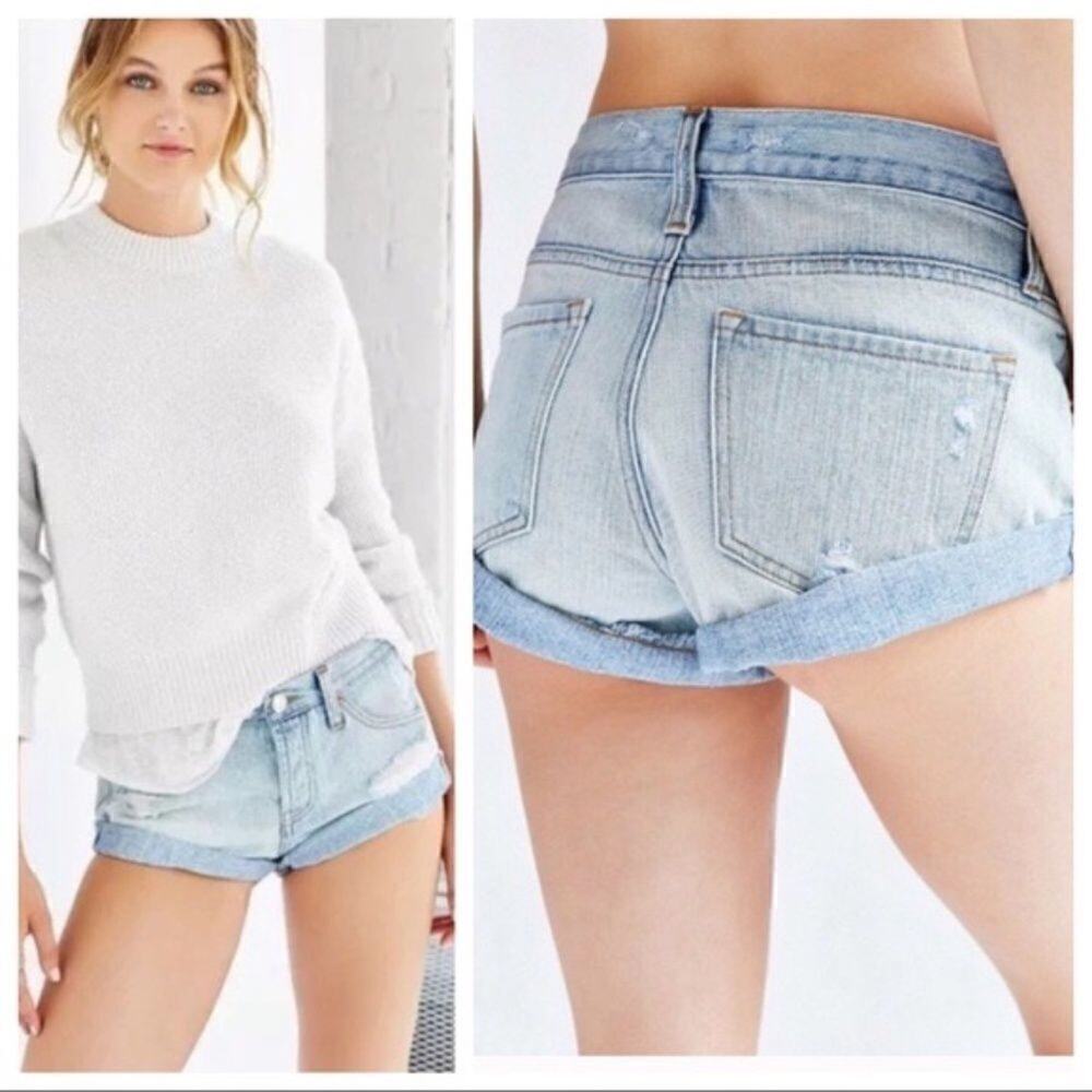 URBAN OUTFITTERS | BDG | Mid Rise Slayer Cut Off Shorts K329